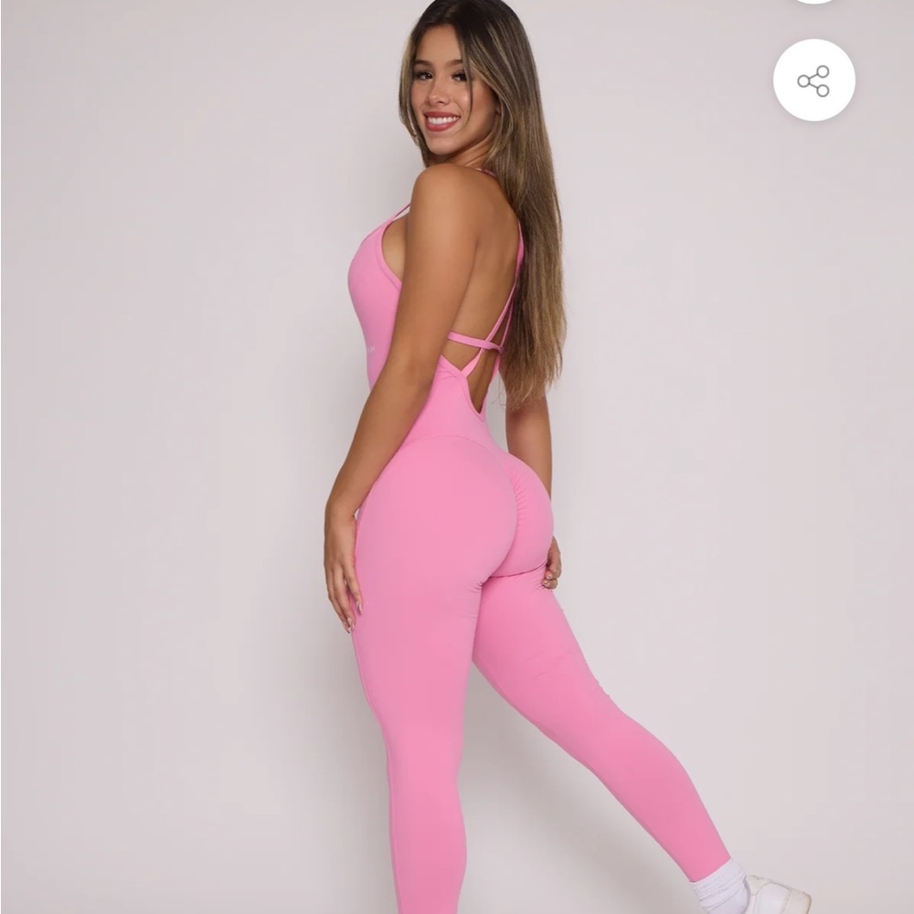 PINK SCRUNCH BUTT FORM FITTING JUMPSUIT